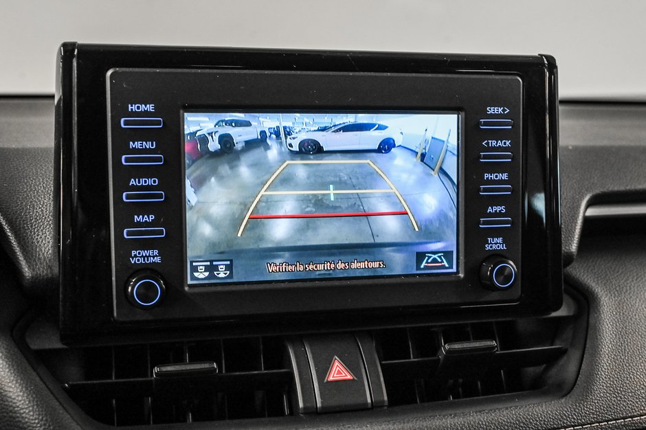 Toyota RAV4 LE 2022-13