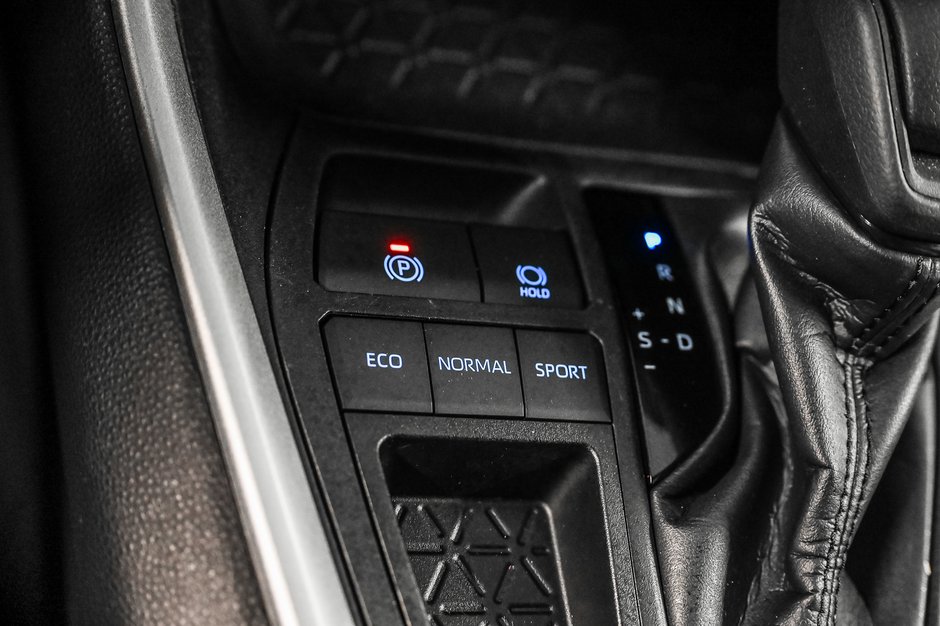 2022 Toyota RAV4 LE-11
