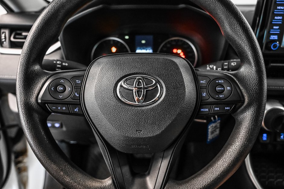 2022 Toyota RAV4 LE-8