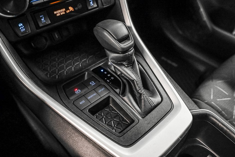 2022 Toyota RAV4 LE-10