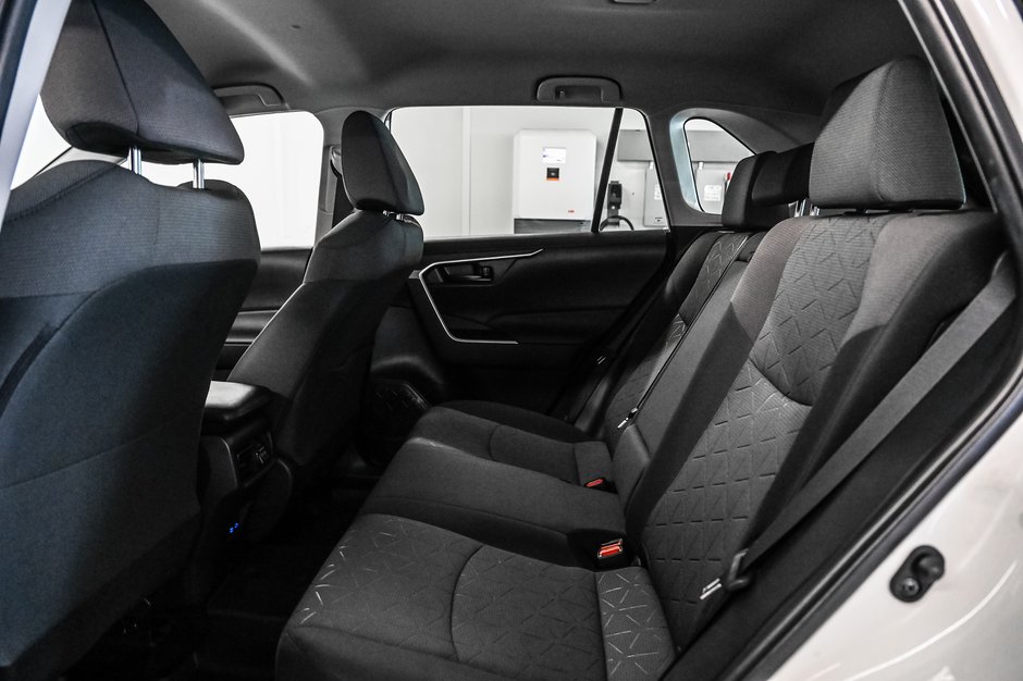 2022 Toyota RAV4 LE-15