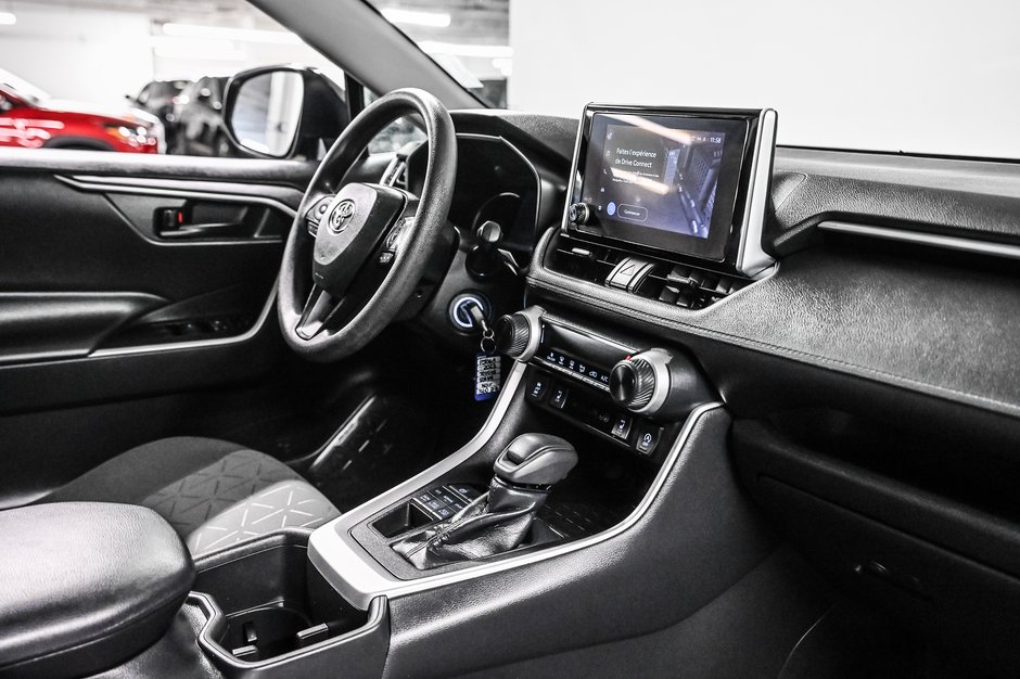 Toyota RAV4 LE 2023-21