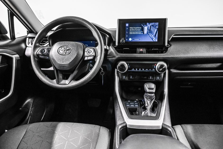 Toyota RAV4 LE 2023-18