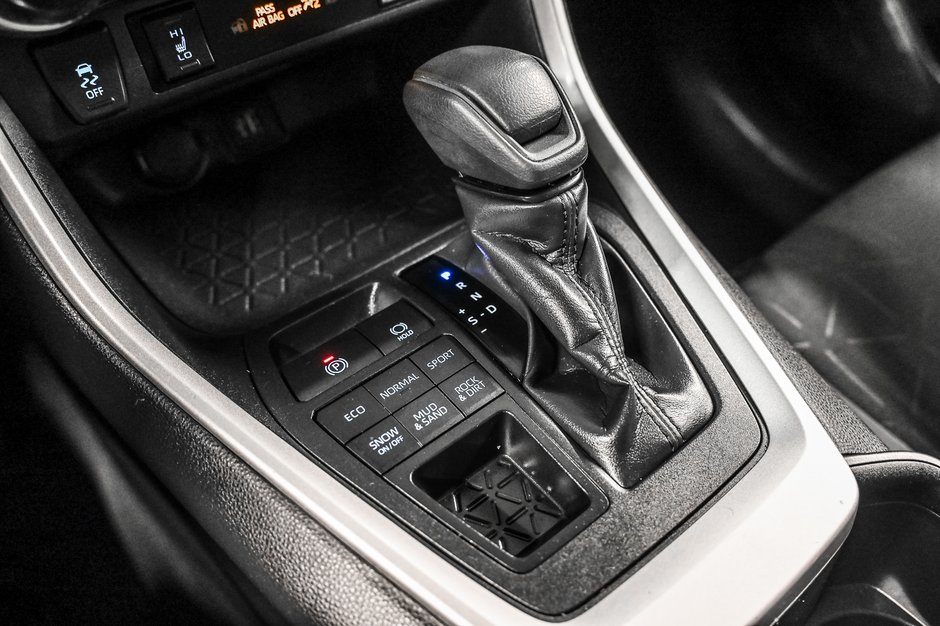 Toyota RAV4 LE 2023-12