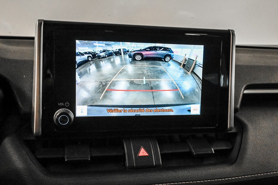 Toyota RAV4 LE 2023-15