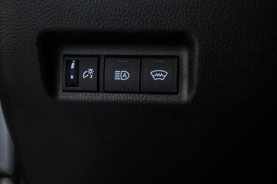 Toyota RAV4 LE 2023-14