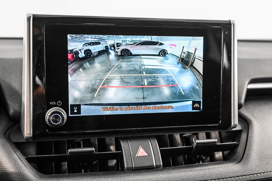 Toyota RAV4 LE 2023-16