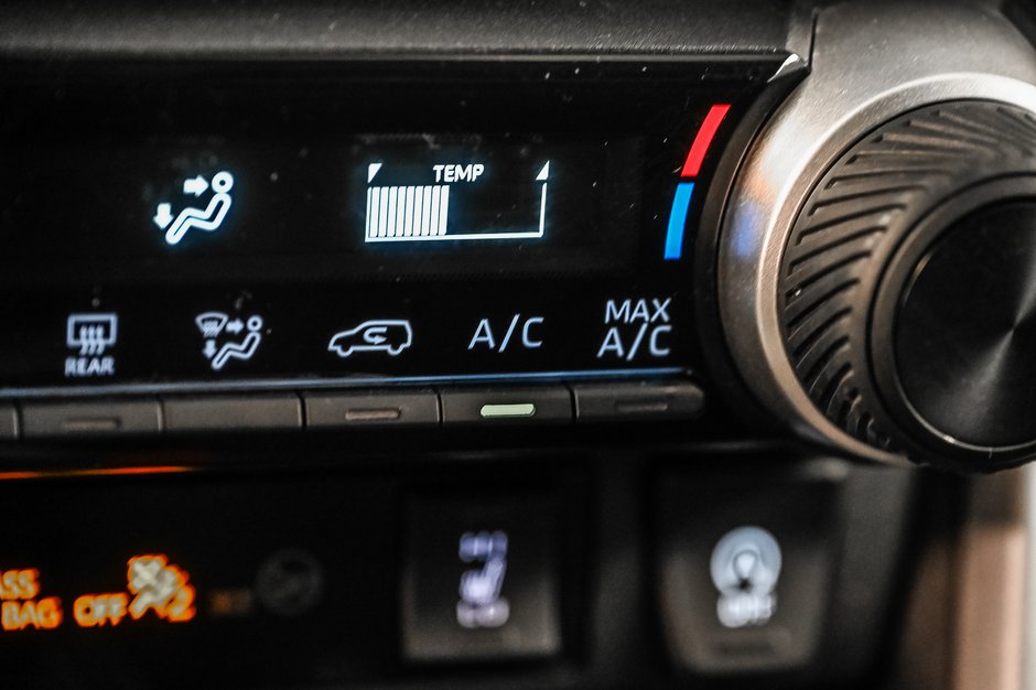 Toyota RAV4 LE 2023-15