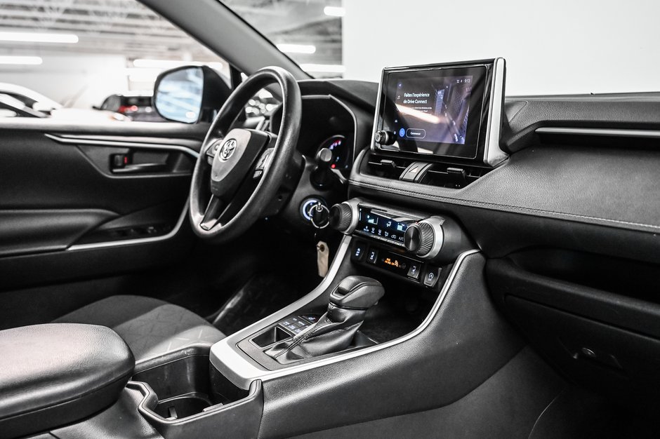 Toyota RAV4 LE 2023-21