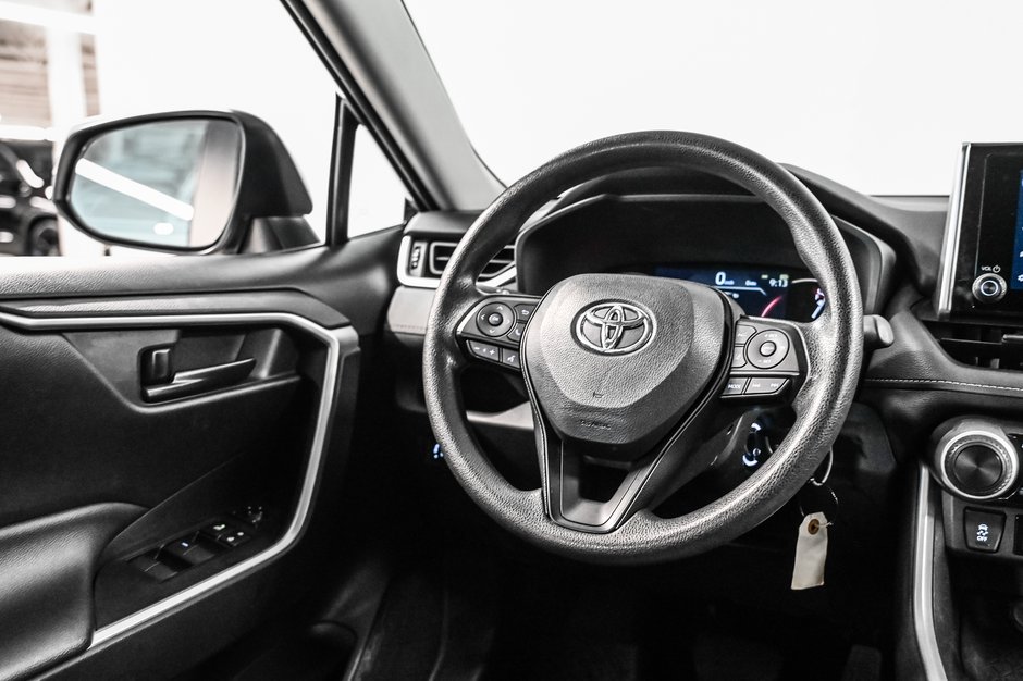 Toyota RAV4 LE 2023-19