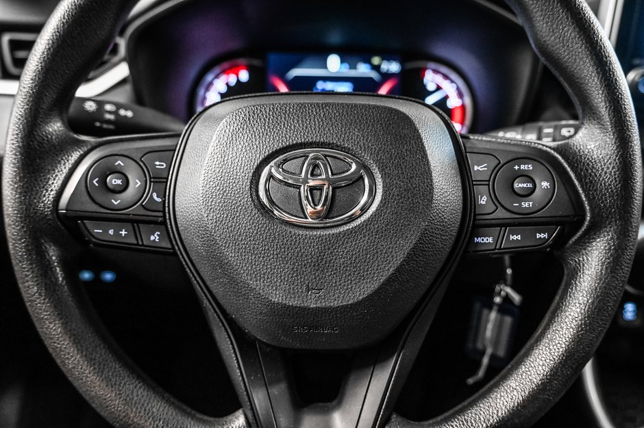 Toyota RAV4 LE 2023-10