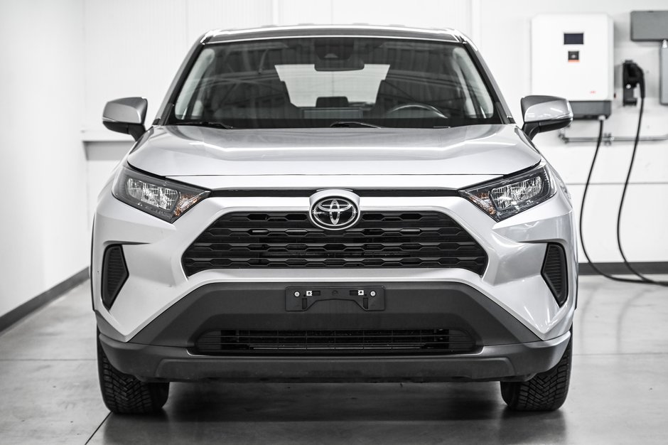 Toyota RAV4 LE 2023-1