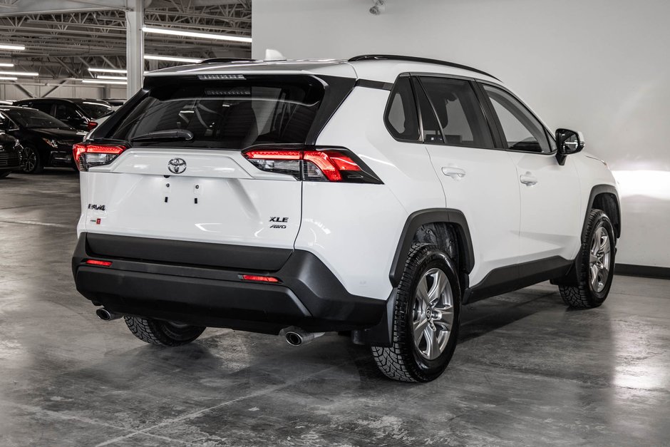 Toyota RAV4 XLE 2023-7
