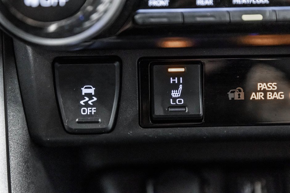 Toyota RAV4 XLE 2023-25