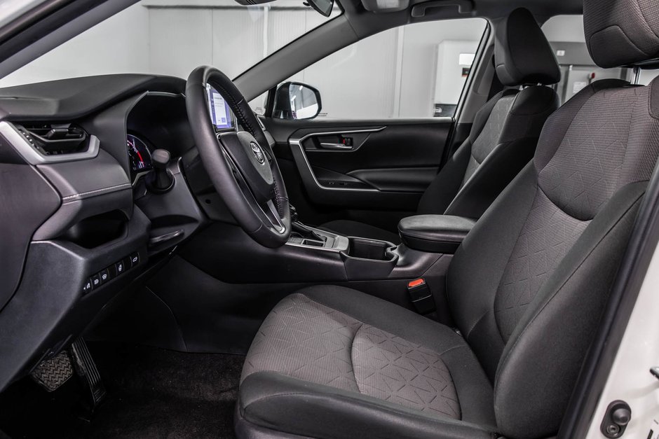 Toyota RAV4 XLE 2023-14