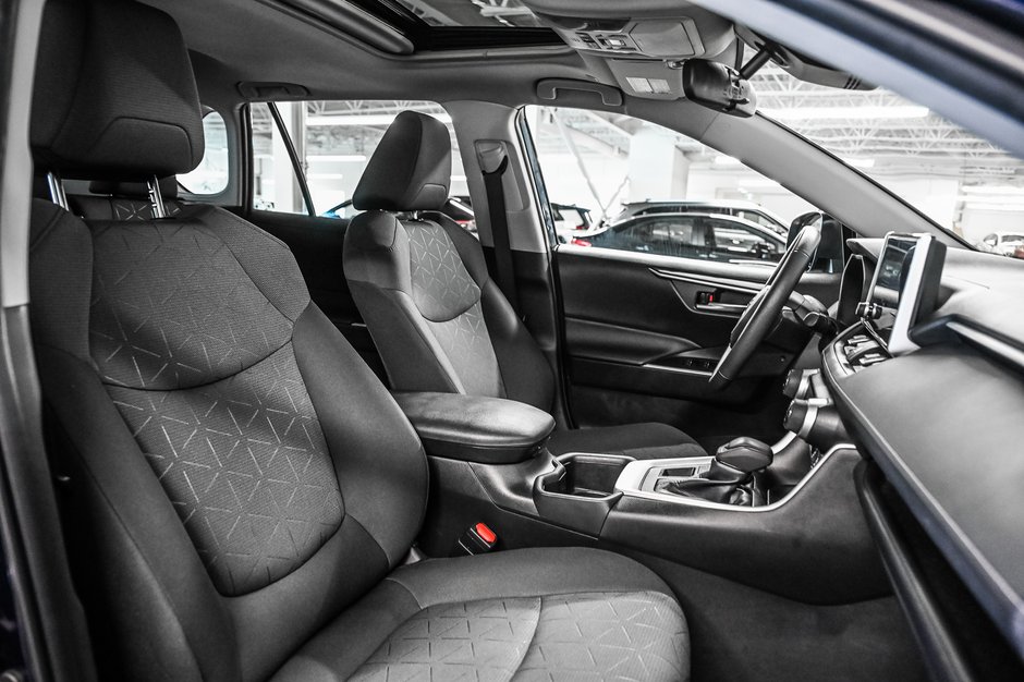 Toyota RAV4 XLE 2023-26