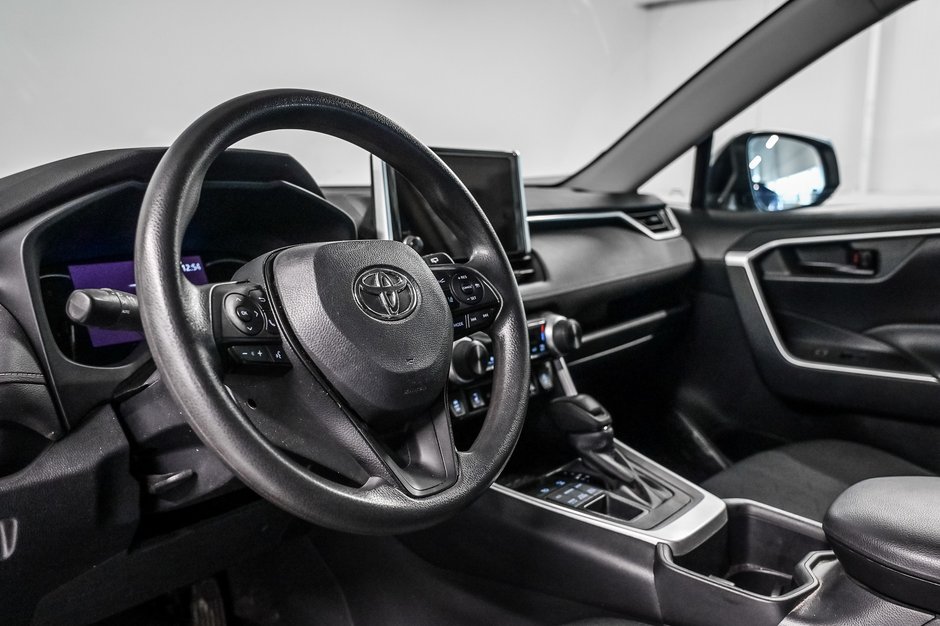 2023 Toyota RAV4 LE-7