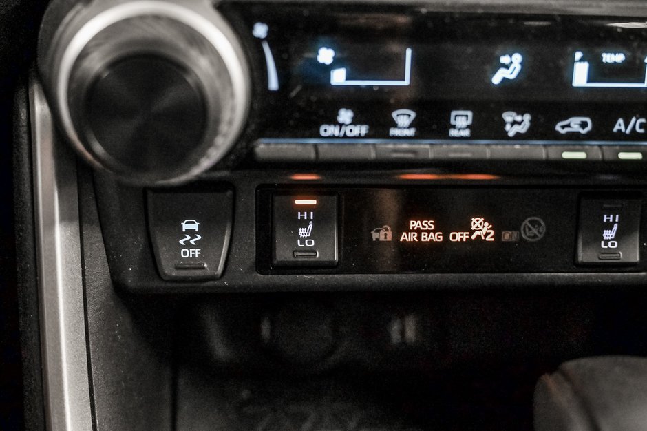 2023 Toyota RAV4 LE-12