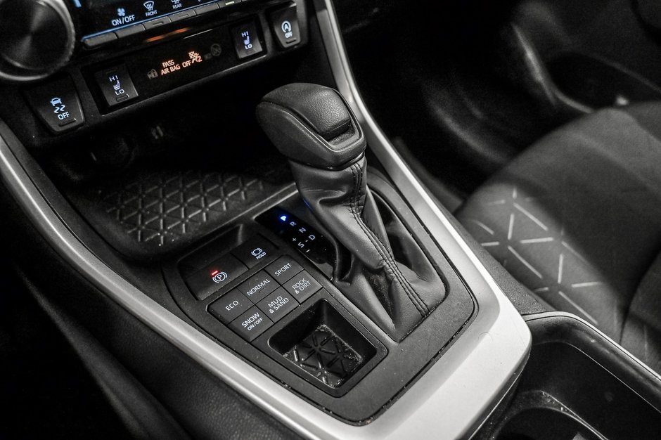 2023 Toyota RAV4 LE-10