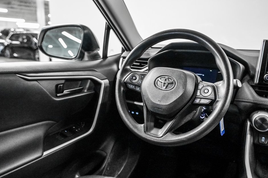 2023 Toyota RAV4 LE-17