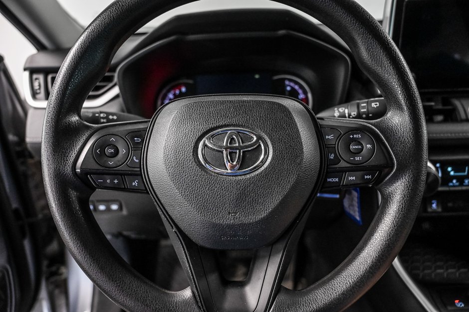 2023 Toyota RAV4 LE-8