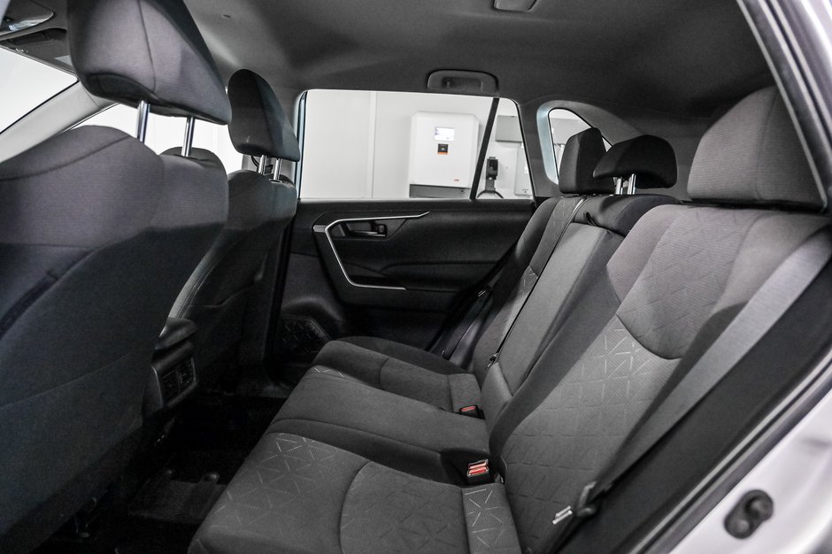 2023 Toyota RAV4 LE-15