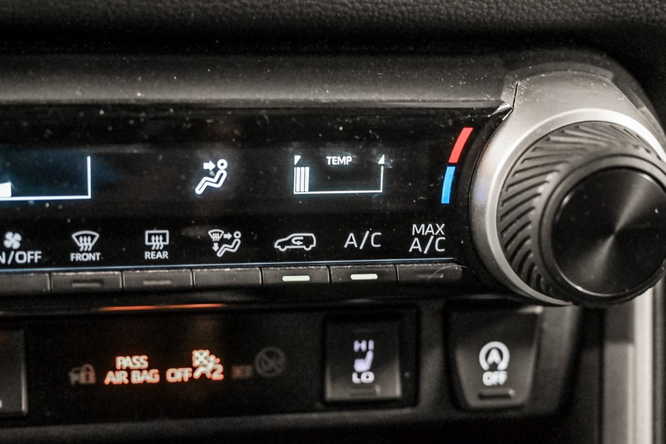 2023 Toyota RAV4 LE-13