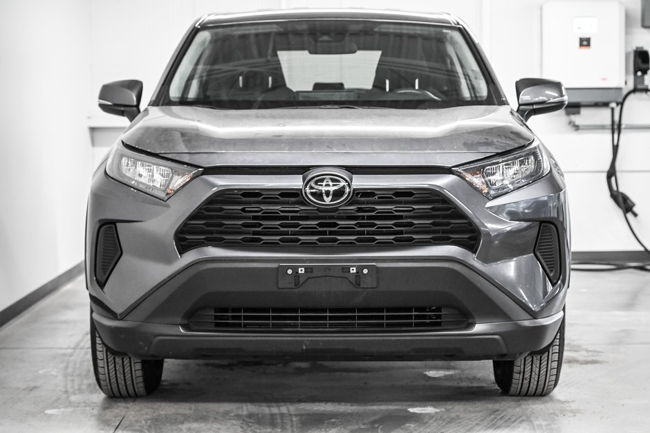 Toyota RAV4 LE 2024-1