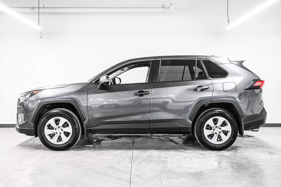 Toyota RAV4 LE 2024-2