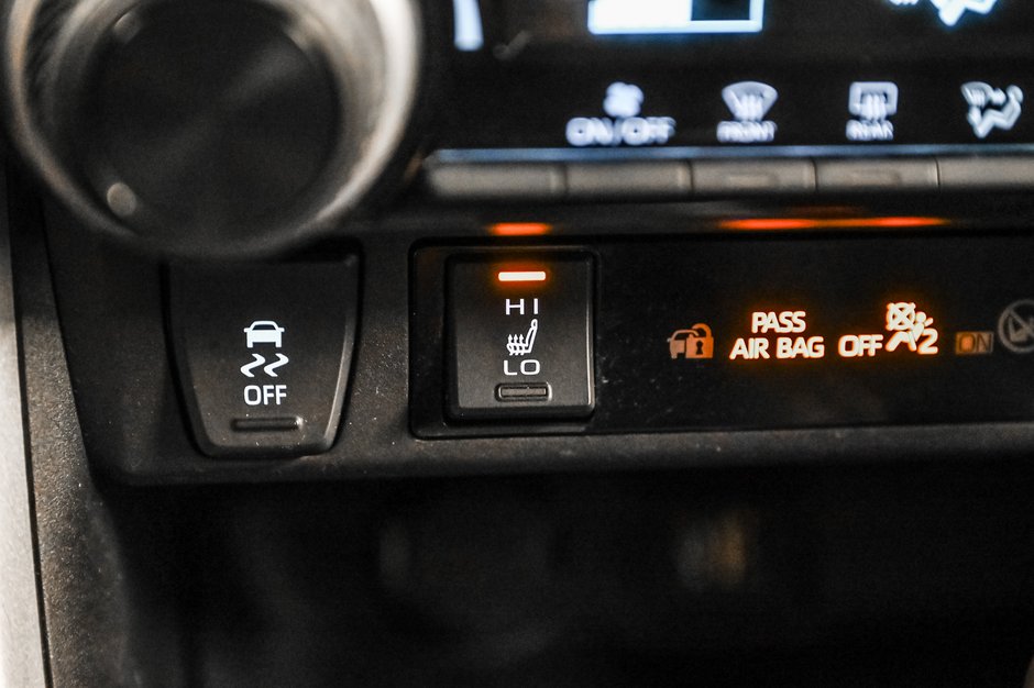 Toyota RAV4 LE 2024-14