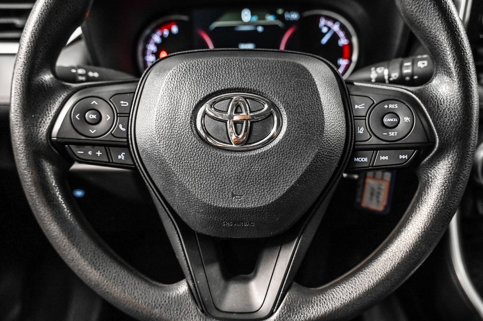 Toyota RAV4 LE 2024-10