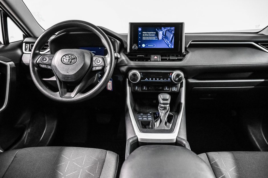 Toyota RAV4 LE 2024-18