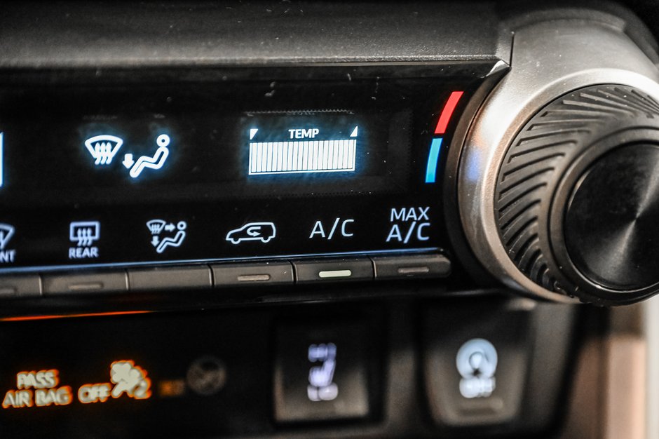 Toyota RAV4 LE 2024-15