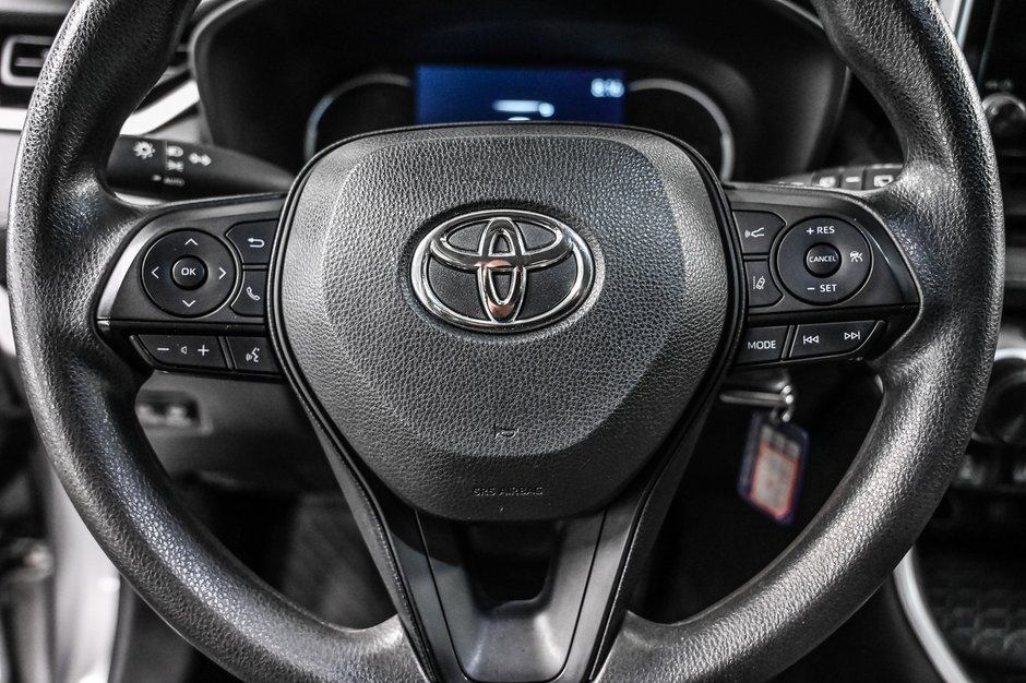 Toyota RAV4 LE 2024-10