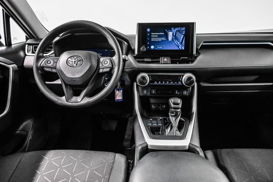 Toyota RAV4 LE 2024-18