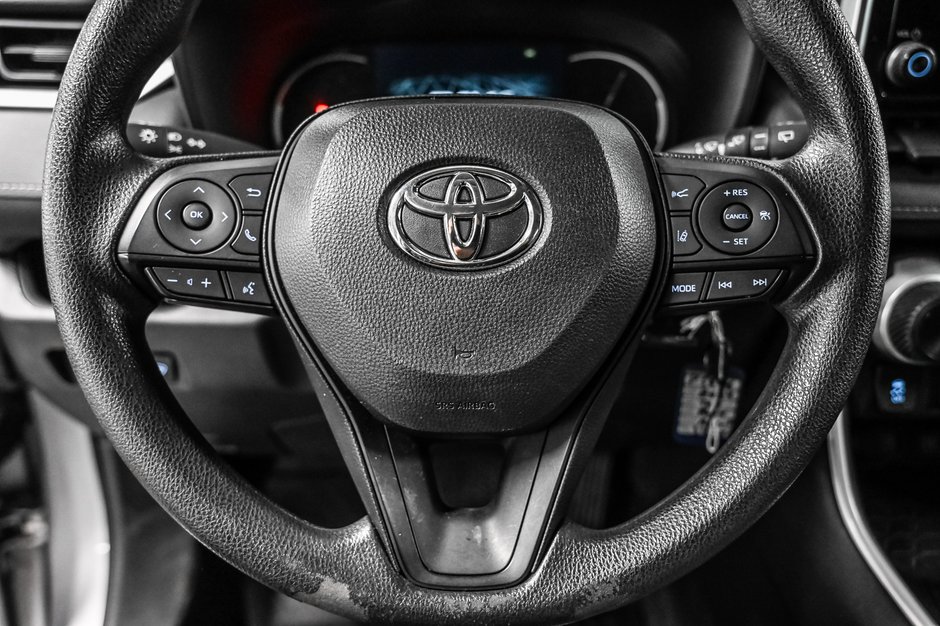 Toyota RAV4 LE 2024-10