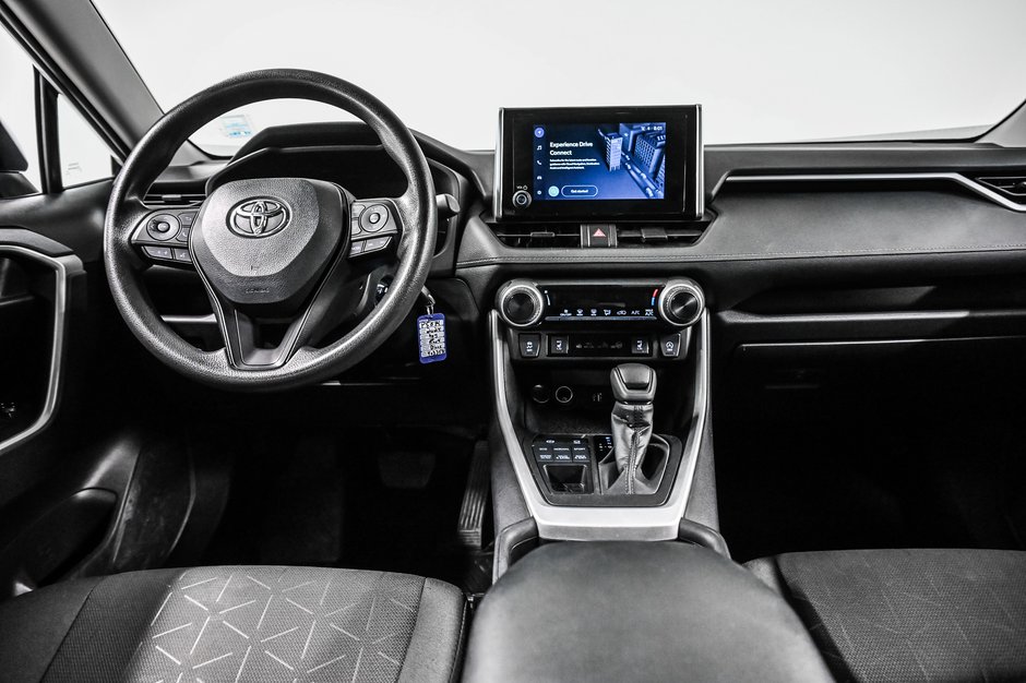 Toyota RAV4 LE 2024-18