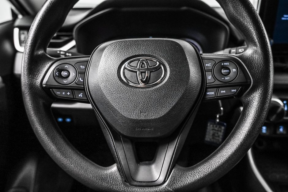 Toyota RAV4 LE 2024-10