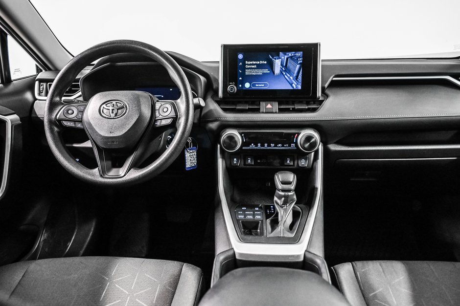 Toyota RAV4 LE 2024-18