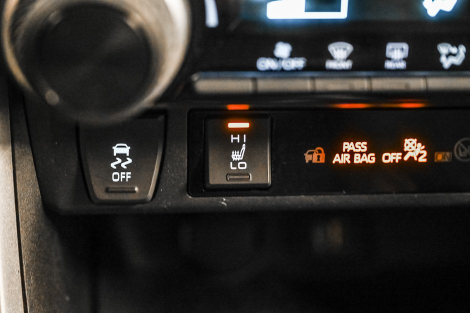 Toyota RAV4 LE 2024-14