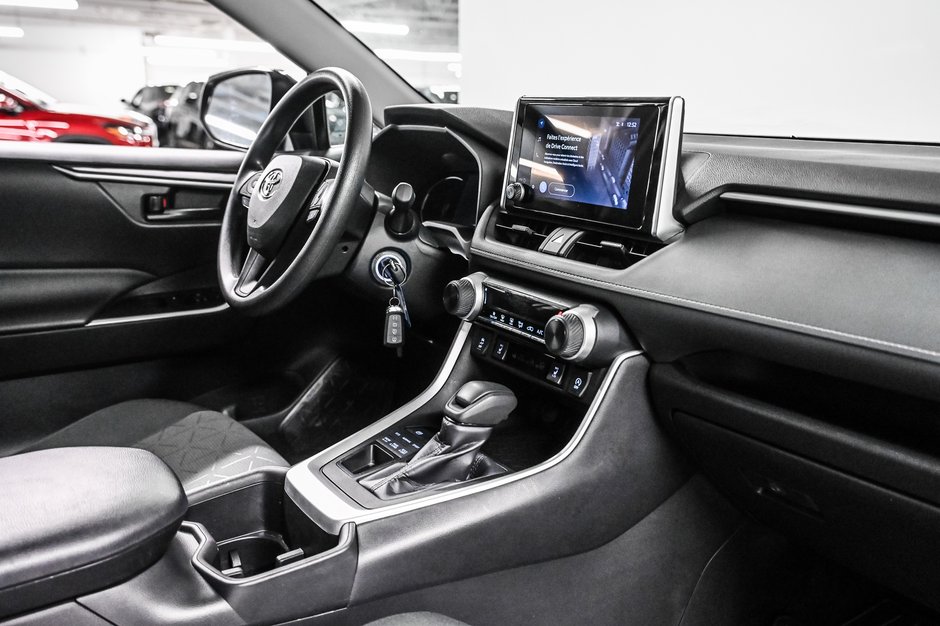 2024 Toyota RAV4 LE-21