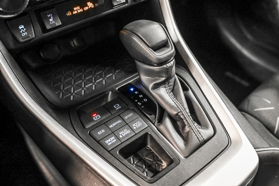 2024 Toyota RAV4 LE-12