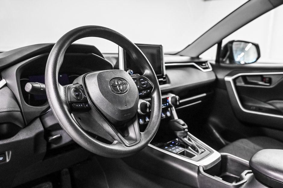 2024 Toyota RAV4 LE-9