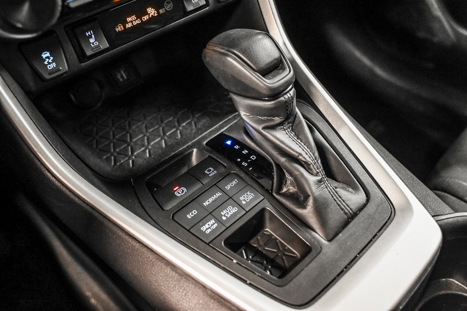 2024 Toyota RAV4 LE-12