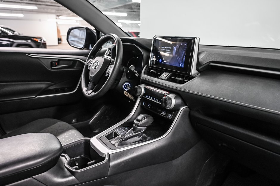 2024 Toyota RAV4 LE-21