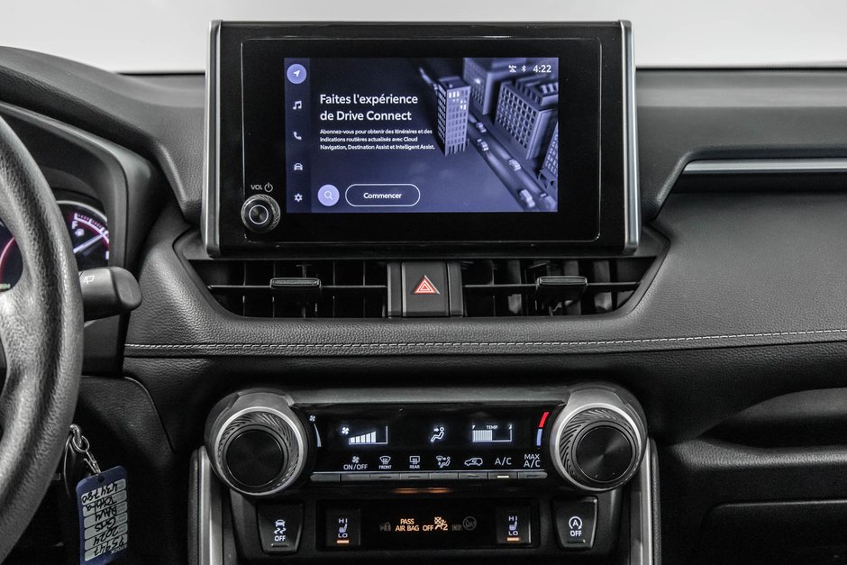 Toyota RAV4 LE 2024-29