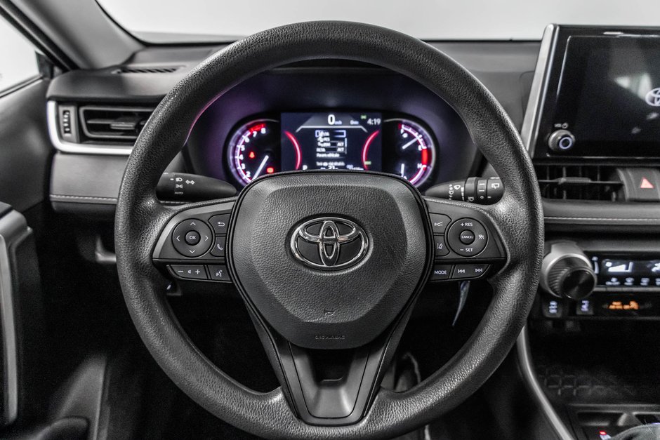 Toyota RAV4 LE 2024-14