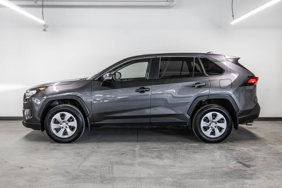 Toyota RAV4 LE 2024-4