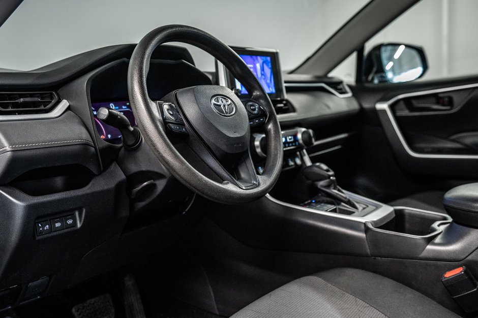2024 Toyota RAV4 LE-13