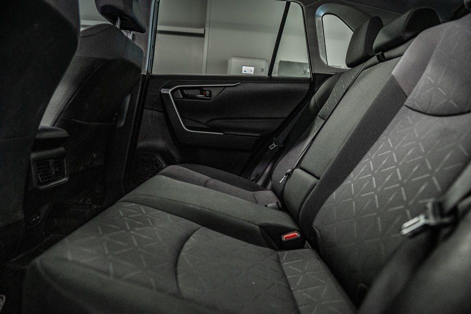 2024 Toyota RAV4 LE-24